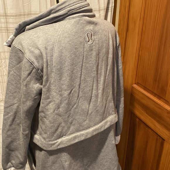 Lululemon Light As Warmth Jacket - Picture 3 of 10